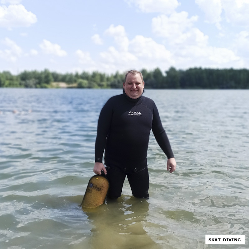 Филиппов Родион, знает, что если баллон предварительно намочить, он становится тяжелее и уже не тащит дайвера наверх!