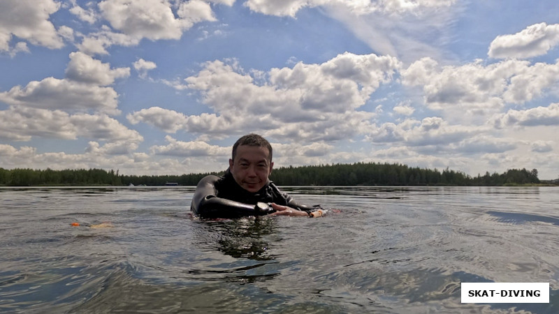 Ким Андрей, буй позволяет комфортно отдыхать на поверхности воды