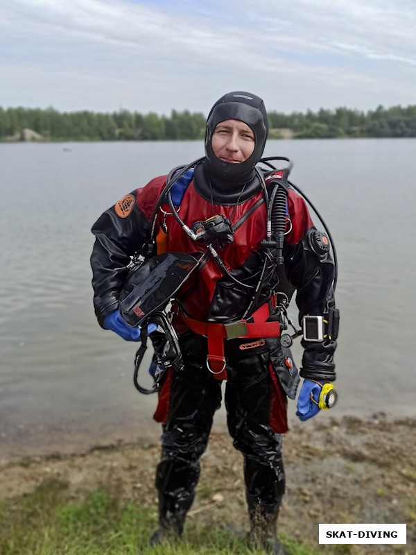 Алешин Руслан, "стой, Руслан, я сейчас сделаю тебе классную фотку для аватарки", быстро прокричала Софья