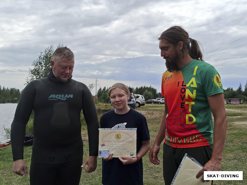 Шукста Игорь, Турлачева Мария, Романов Артем, "Сертификат JUNIOR OPEN WATER DIVER" предполагает погружение с родителями, ждем маму на обучение