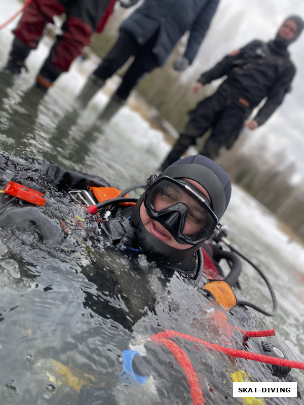 Филиппов Родион, перед первым самостоятельным погружением под лед без инструктора