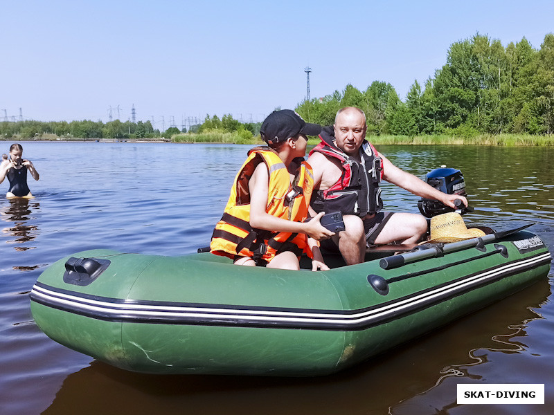 Платоненков Юрий, дети очень просились прокатиться на лодке