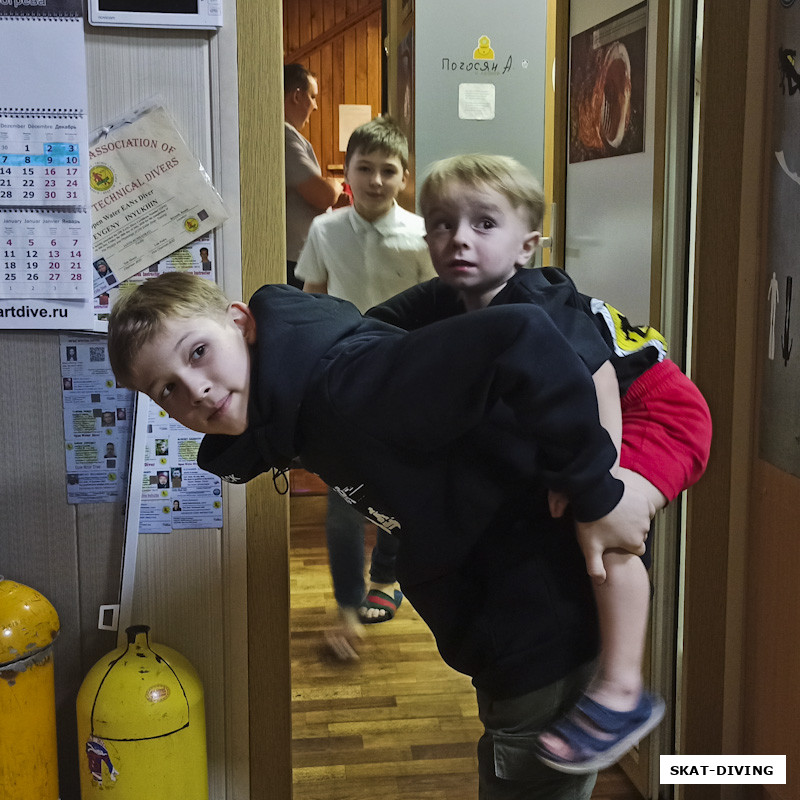 Быченков Максим, Романов Павел, их папы тоже так баловались до 2023 года