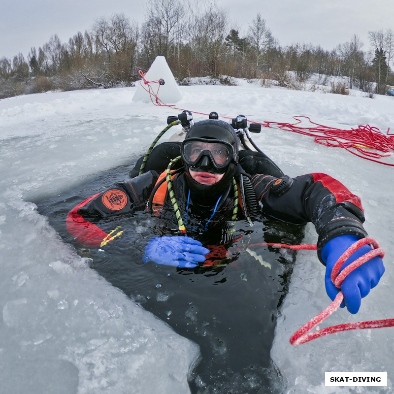 Цилиакус Дан, ICE DIVING - это когда ты ополаскиваешь маску, и вода замерзает на ней