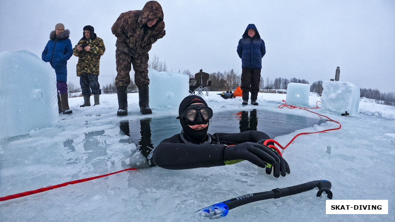 Филиппова Людмила, посвящение во фридайверы ледяной водой