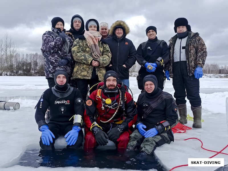 Федорук Дмитрий, Матвеева Ольга, Мармылев Александр, Морева Анна, Романов Артем, Истомин Дмитрий, Невский Станислав, Погосян Артем, Саманцов Константин, Азаркин Юрий, пользуясь моментом сделали коллективное фото