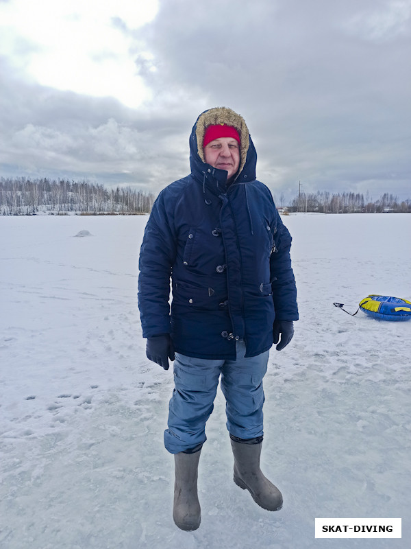 Харитонов Максим, накануне мы подклеили костюм, поменяли манжеты, все должно получиться лучше, чем неделей ранее