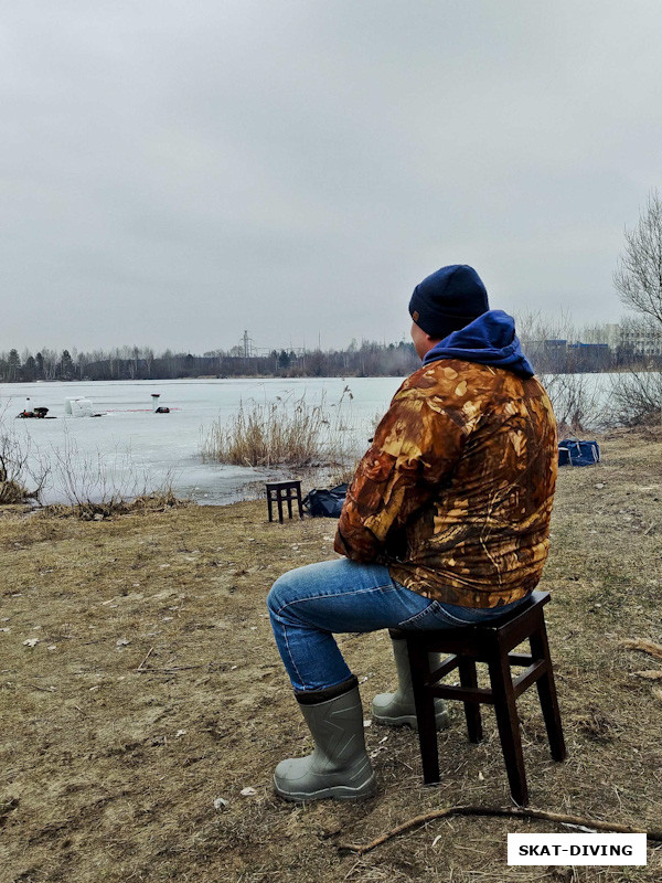 Филиппов Родион, провожает группу на Белое море, эх, позвони на 2 минуты раньше...