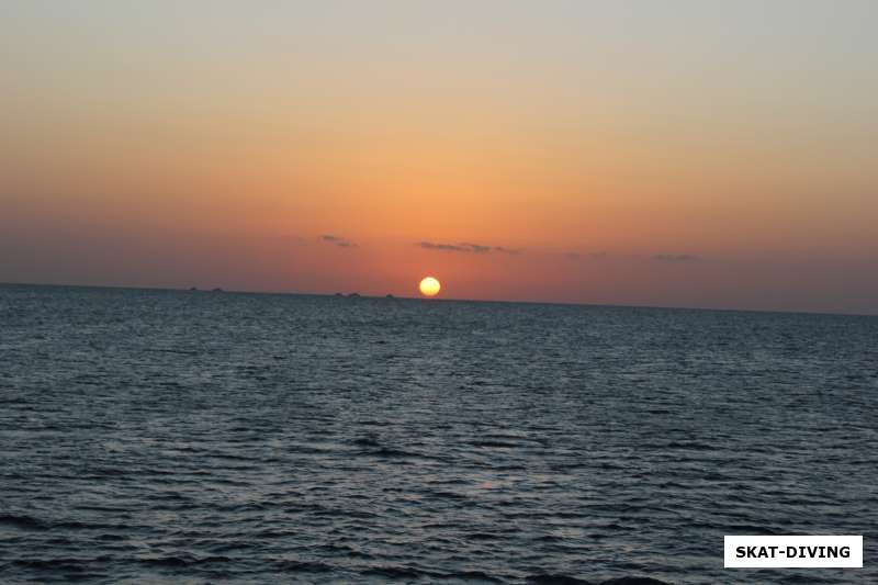 Восход солнца над Красным морем