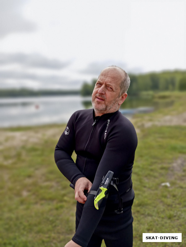 Минаков Дмитрий, и напоминание всем, что нырять в наших водоемах нужно с режущим инструметном