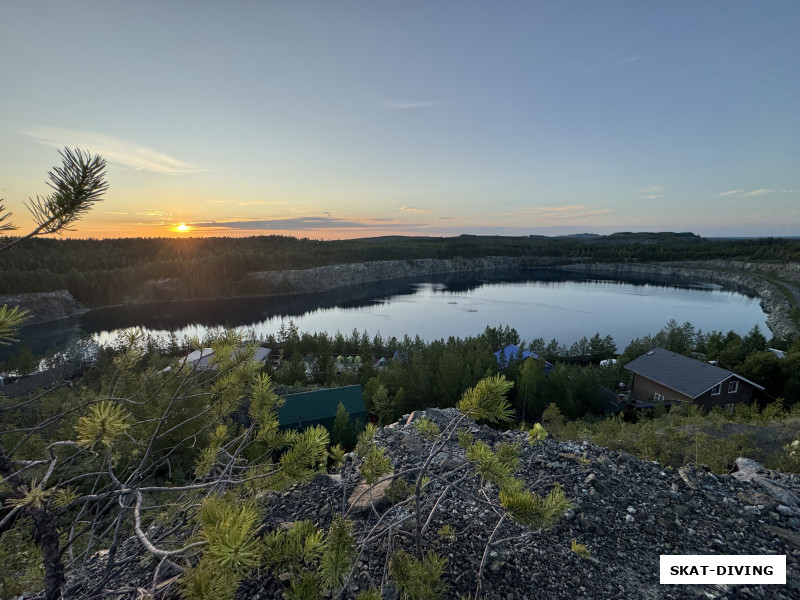 Закат над Лазурным карьером.