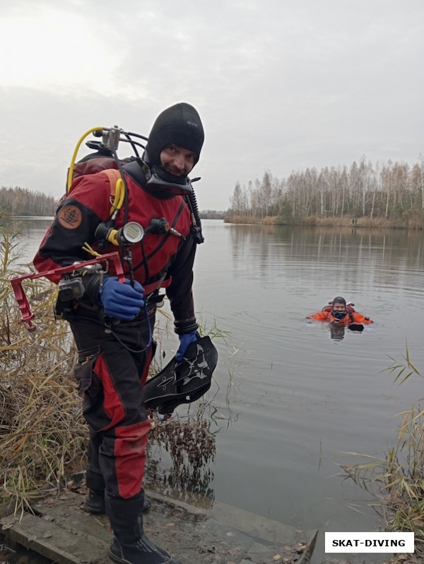 Романов Артем, взял камеру, чтобы поделиться с вами некоторыми подводными осенними пейзажами