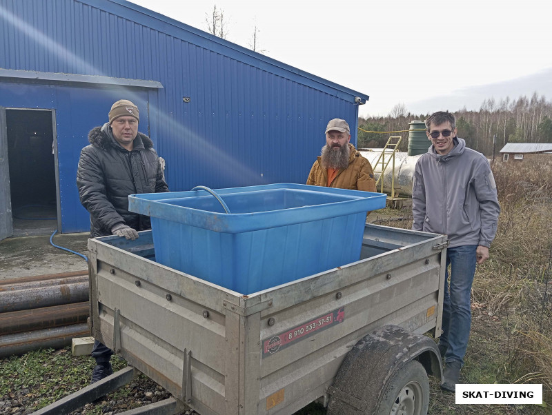 Леонов Дмитрий, Зеленев Андрей, Васильцов Сергей, момент когда Господь Благословил наше начинание. Всем огромное спасибо, до встречи с осетрами под водой!