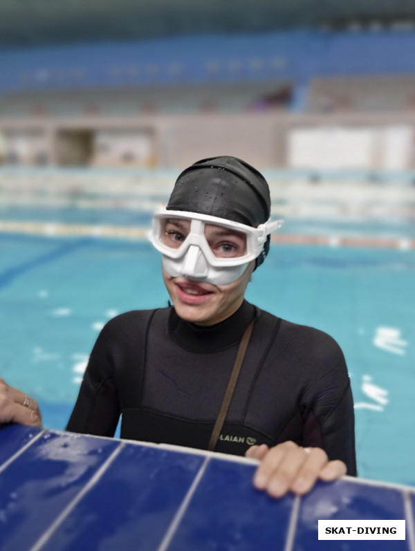 Блохина Виктория, белый цвет маски тоже тренд сезона