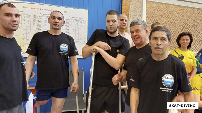 Федоров Иван, Кондрашов Сергей, Сенченков Роман, Парфенов Николай, Комаров Олег, все участники брянской команды являются людьми с инвалидностью, получившими травмы в ходе выполнения служебных обязанностей по защите интересов Отчизны в разное время.