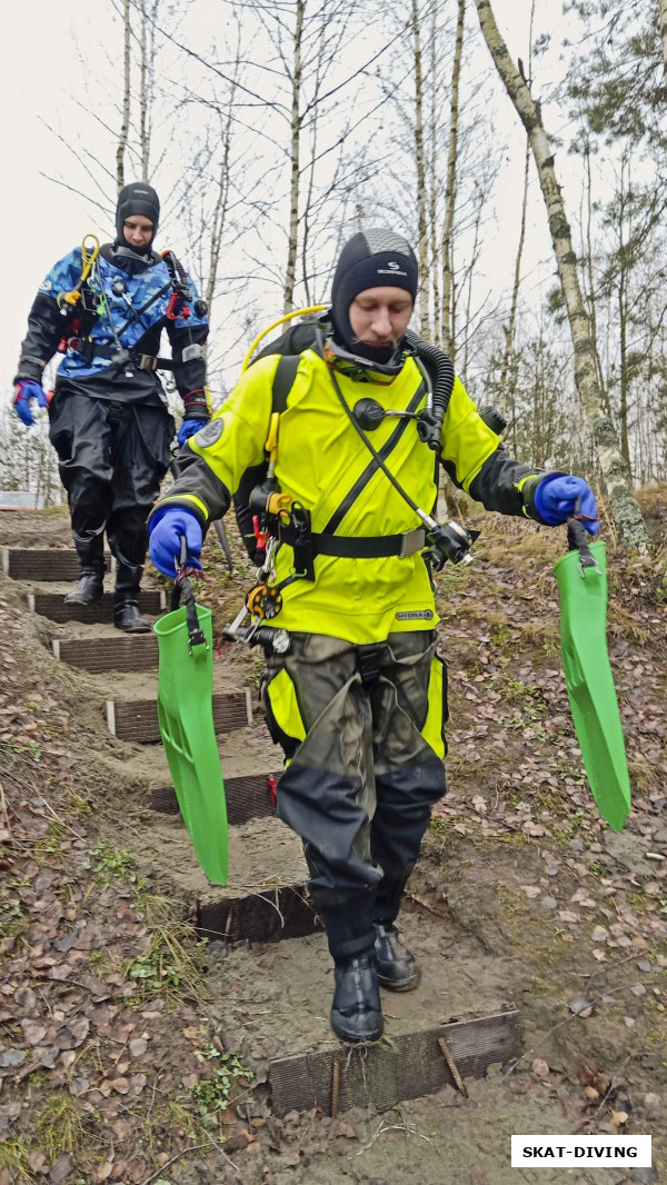 Палехин Владислав, Ветров Евгений, и комфортный спуск к воде, там где раньше можно было съехать на попе