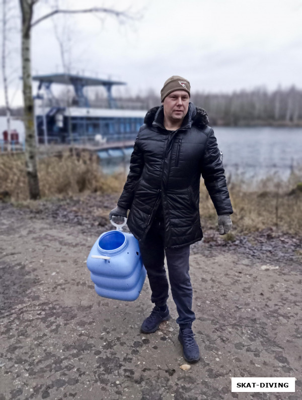 Леонов Дмитрий, для этого приключение быпи отданы пол дня четверга и утро пятницы