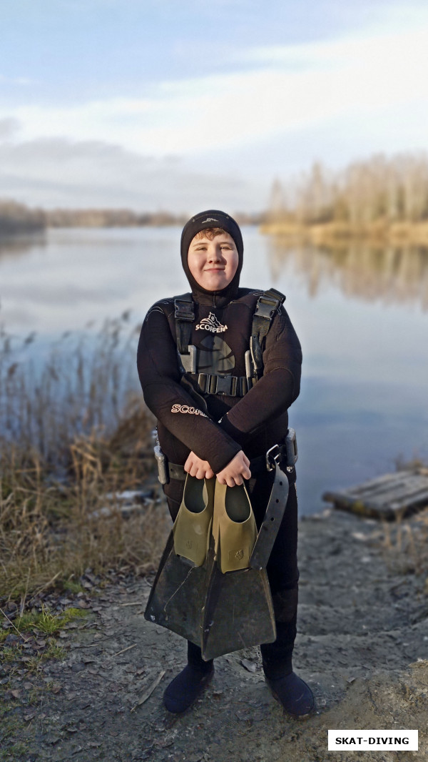 Попов Андрей, юное дарование клуба добралось до открытой воды, когда ее температура была уже ниже 6 градусов