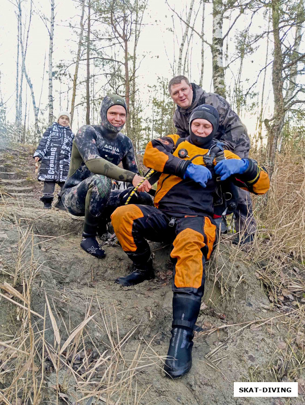 Изотко Александра, Розинкевич Игорь, Минкин Владимир, Щербаков Дмитрий, "как мы Диму под воду провожали всем двором"