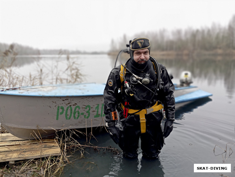 Зюков Роман, если бы сняли "Звездные Войны" про подводные сражения, темный штурмовик-имперец выглядел бы как-то так