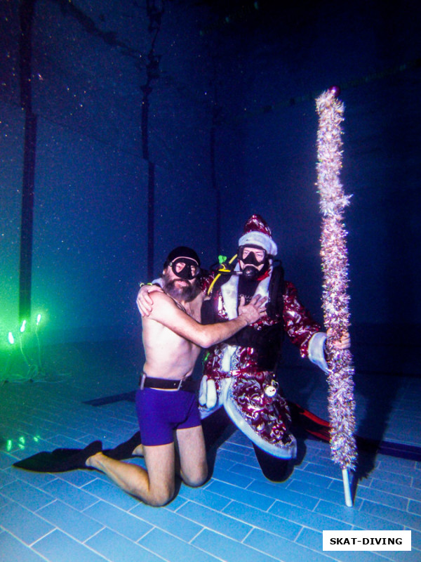 Ильюшин Сергей, Тюрин Руслан, сцена из подводного мюзикла "Братское сердце Деда Мороза"