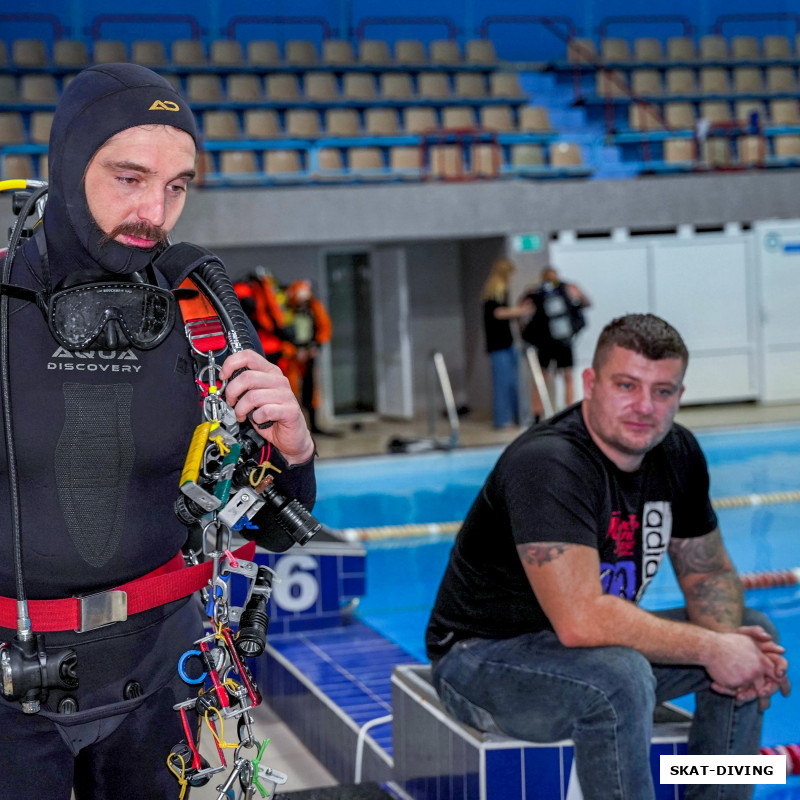 Романов Артем, Касилов Евгений, для обеспечения правильной подсветки использовали 8 фонарей на ручке Гудмана, не каждый день увидишь такую гирлянду в дайвера на D-кольце