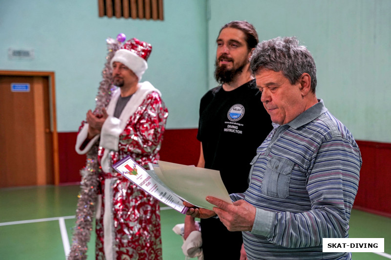 Тюрин Руслан, Романов Артем, Парфенов Николай, Нестерович традиционно вручил грамоты и благодарственные письма