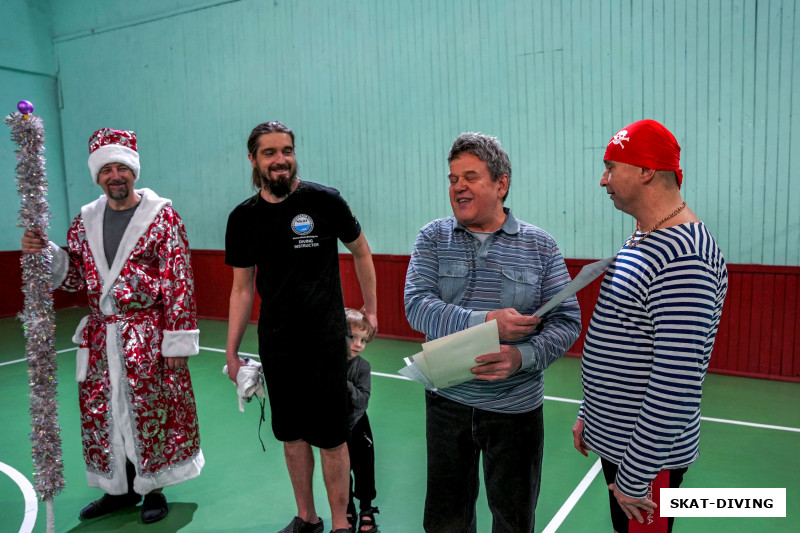 Тюрин Руслан, Романов Артем, Парфенов Николай, Кондратьев Павел, отдельно отметили появление второго в России сертифицированного слепого аквалангиста