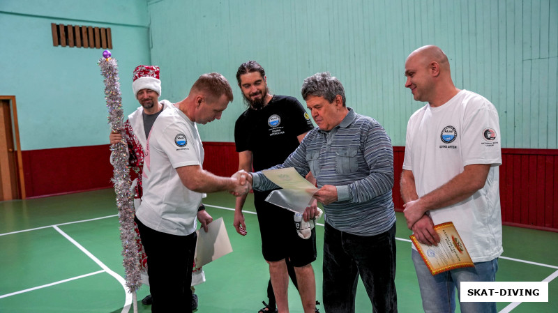 Тюрин Руслан, Азаркин Юрий, Романов Артем, Парфенов Николай, Изотко Артем, благодарность для всех клубных тружеников проекта "Плывем и ныряем вместе"