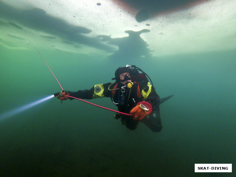Федорук Дмитрий, по мере подледного взросления дайвер все больше смотрит наверх, а не вниз!