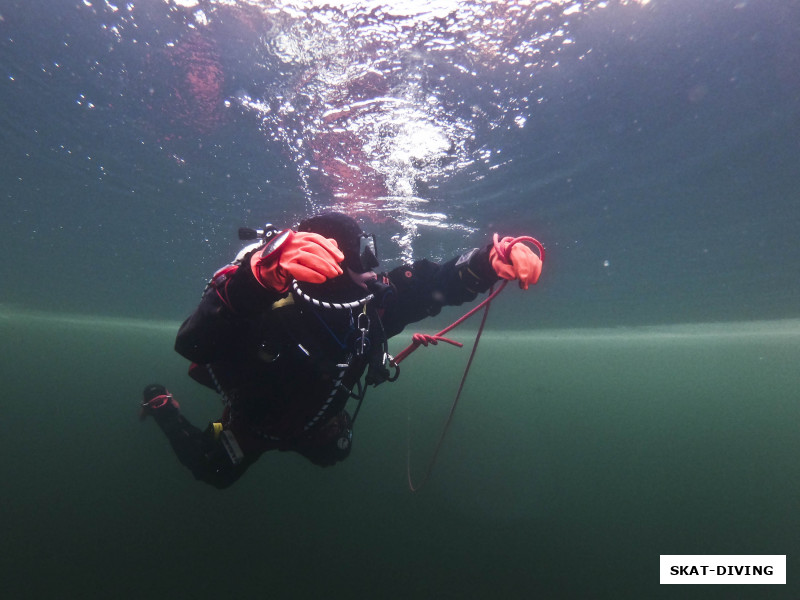 Волков Андрей, последнему аквалангисту льда уже не досталось, все растаяло