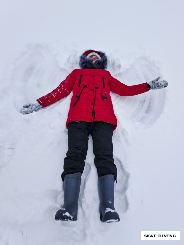 Нет, я не ангел! Я другая,
Земная женщина, поверь...