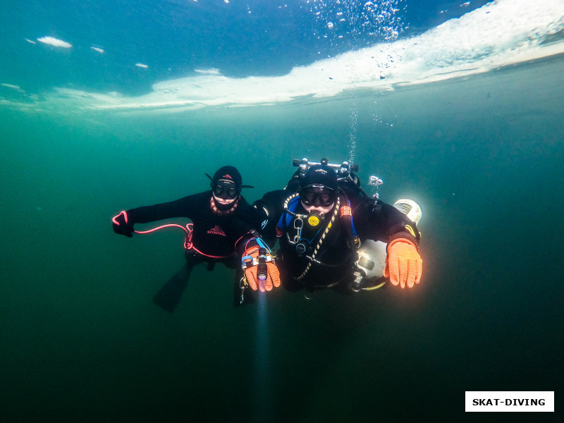 Филиппова Людмила, Филиппов Родион, на улице -15, вода около 2-ух, купаются люди...