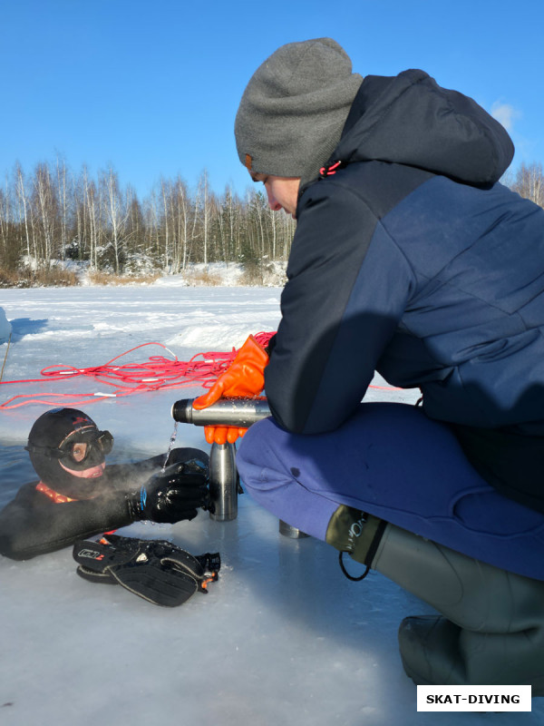 Филиппова Людмила, Палехин Владислав, судя по количеству термосов у майны горячей воды было вылито не мало...