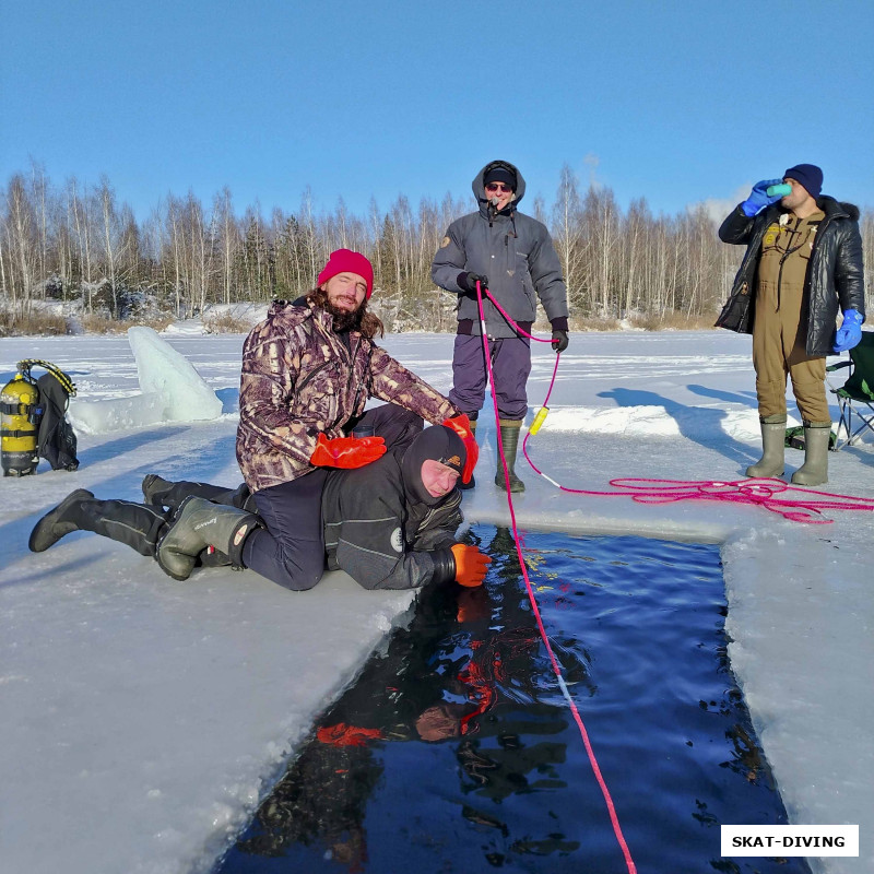 Романов Артем, Мармылев Александр, Федорук Дмитрий, Леонов Дмитрий, не рановато масленичные гулянья начали?