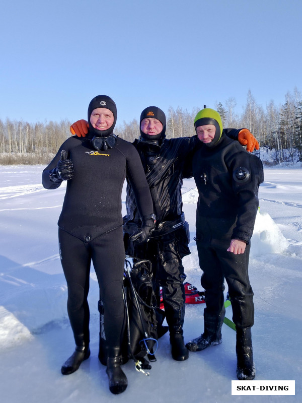 Илюхин Евгений, Мармылев Александр, Алферьев Алексей, так и ныряли втроем. А мы прощаемся, но до следующего выезда на лед...