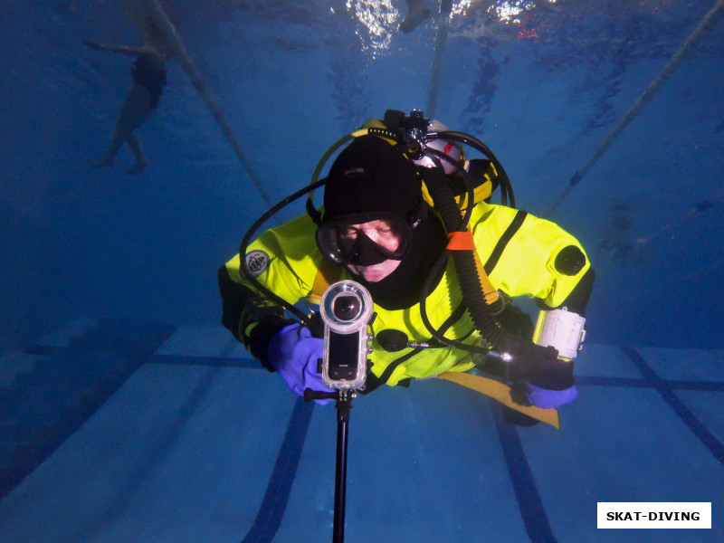 Парфенов Николай, а потом вы спрашивает, почему брянские девушки так охотно идут в дайвинг?