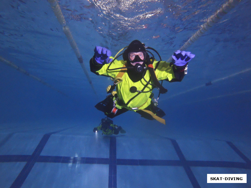 Парфенов Николай, решение проблемы холода добавляет больше утеплителя, как следствие больше груза, держать глубину в таких условиях становится сложнее