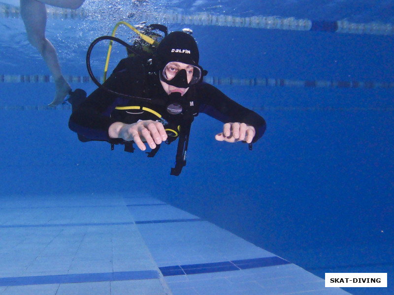 Красовский Владлен, иногда можно получить и пинка от вертикально плавающих людей, нужно быть аккуратнее и чаще смотреть по сторонам ближе к поверхности