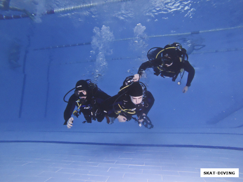 Шевченко Андрей, Сенченков Роман, пока "зрячий" спасает "плохо видящего", инструктор готовит пакость