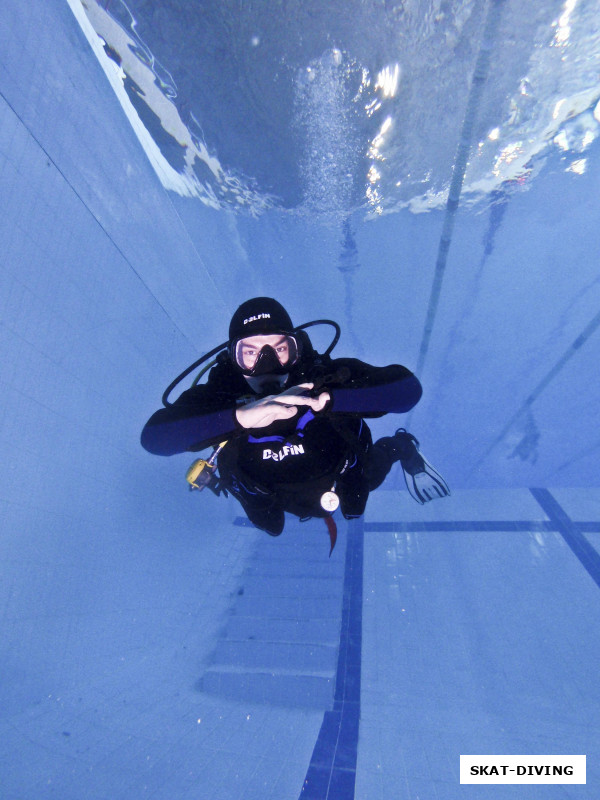 Шевченко Андрей, при этом за движения в дайвинге отвечают ноги, руки по большей части отдыхают