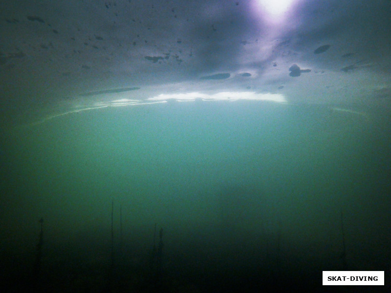 Из-за пасмурной погоды эффект Северного Сияния был не такой сильный, но граница льда и открытой воды завораживает