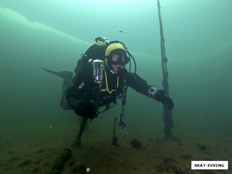 Алферьев Алексей, яркий заметный шлем для подводника - это прежде всего безопасность, ведь из воды первой появляется именно голова