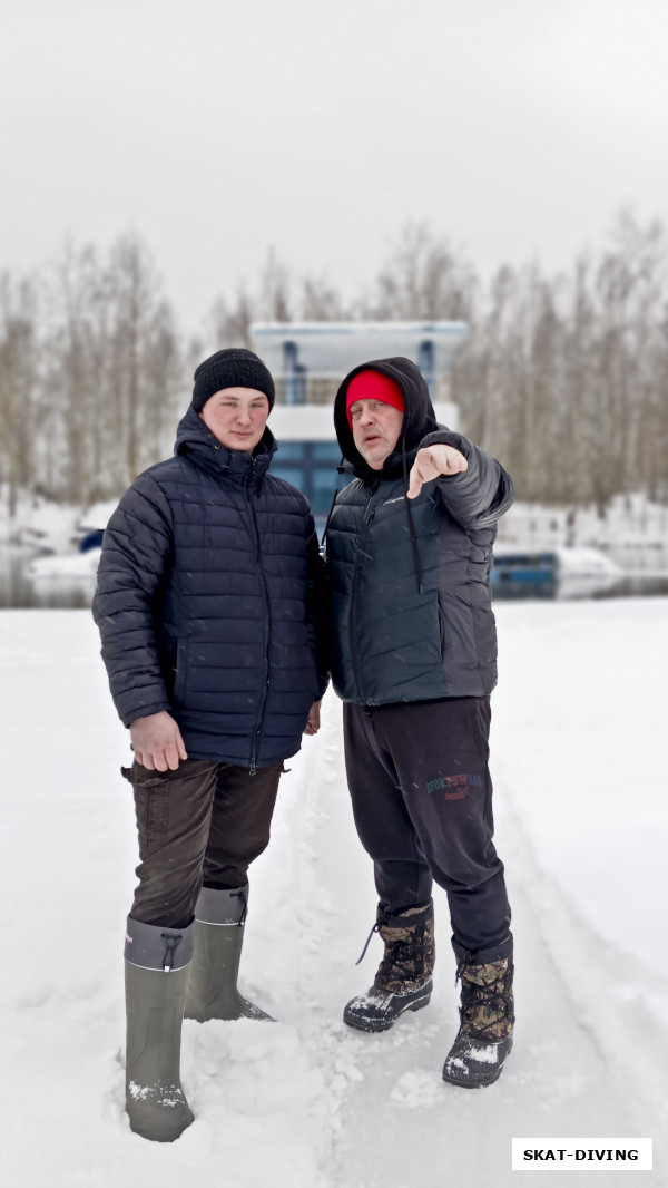 Артемов Станислав, Мармылев Александр, Саша продолжает свою подледную миссионерскую деятельность, еще одного орловского дайвера приобщает к ледяной воде