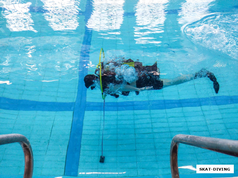 Касание кольца - штраф, смещение кольца с места - штраф посерьезнее...