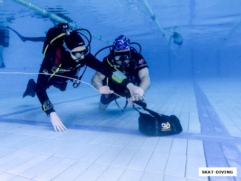 Тюрин Юрий, Парфенов Николай, наш инструктор также помогал судить старты под водой, но для начала нужно было самому понять что к чему
