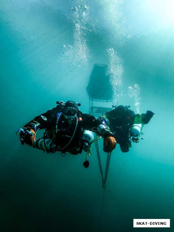 Филиппов Родион, Федорук Дмитрий, из-за мелкой взвеси в достаточно прозрачной воде картинка на фото получилась весьма оригинальной, как будто с применением фильта