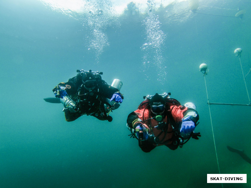 Азаркин Юрий, Касилов Евгений, инструктор по глубоководным погружениям и один из подопечных в самом начале пути