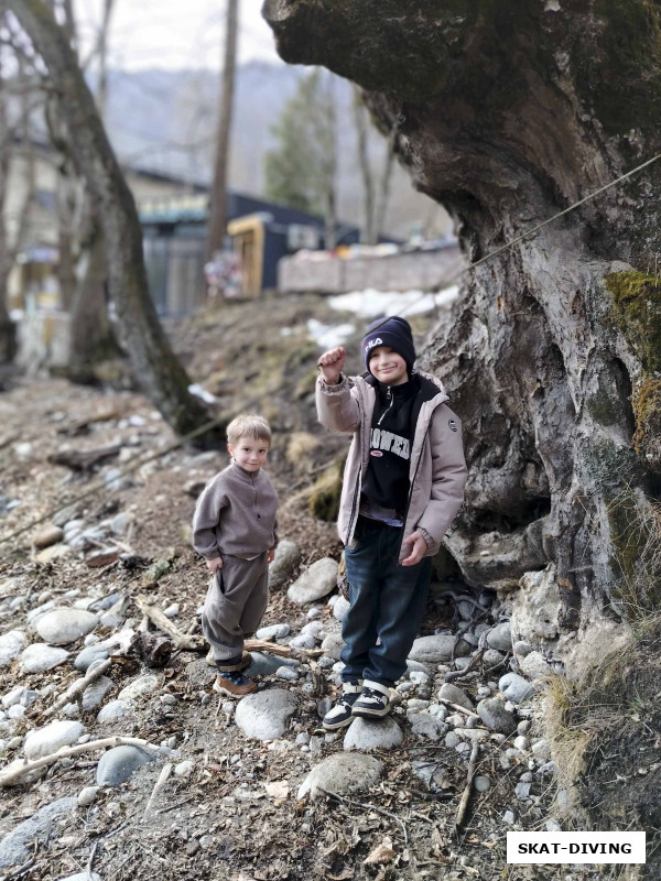 Романов Павел, Касилов Дмитрий, душетрепещущие для мамочек прогулки по берегу озера