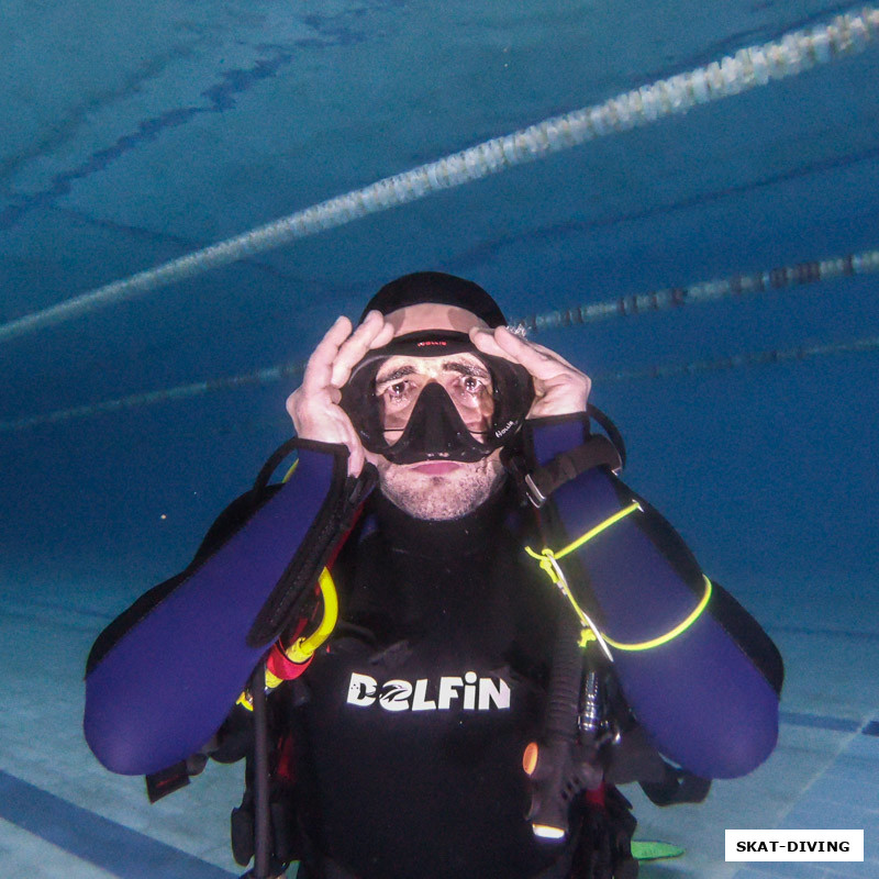 Шикун Вадим, чемпион выпуска по количеству чисток масок с одного вдоха